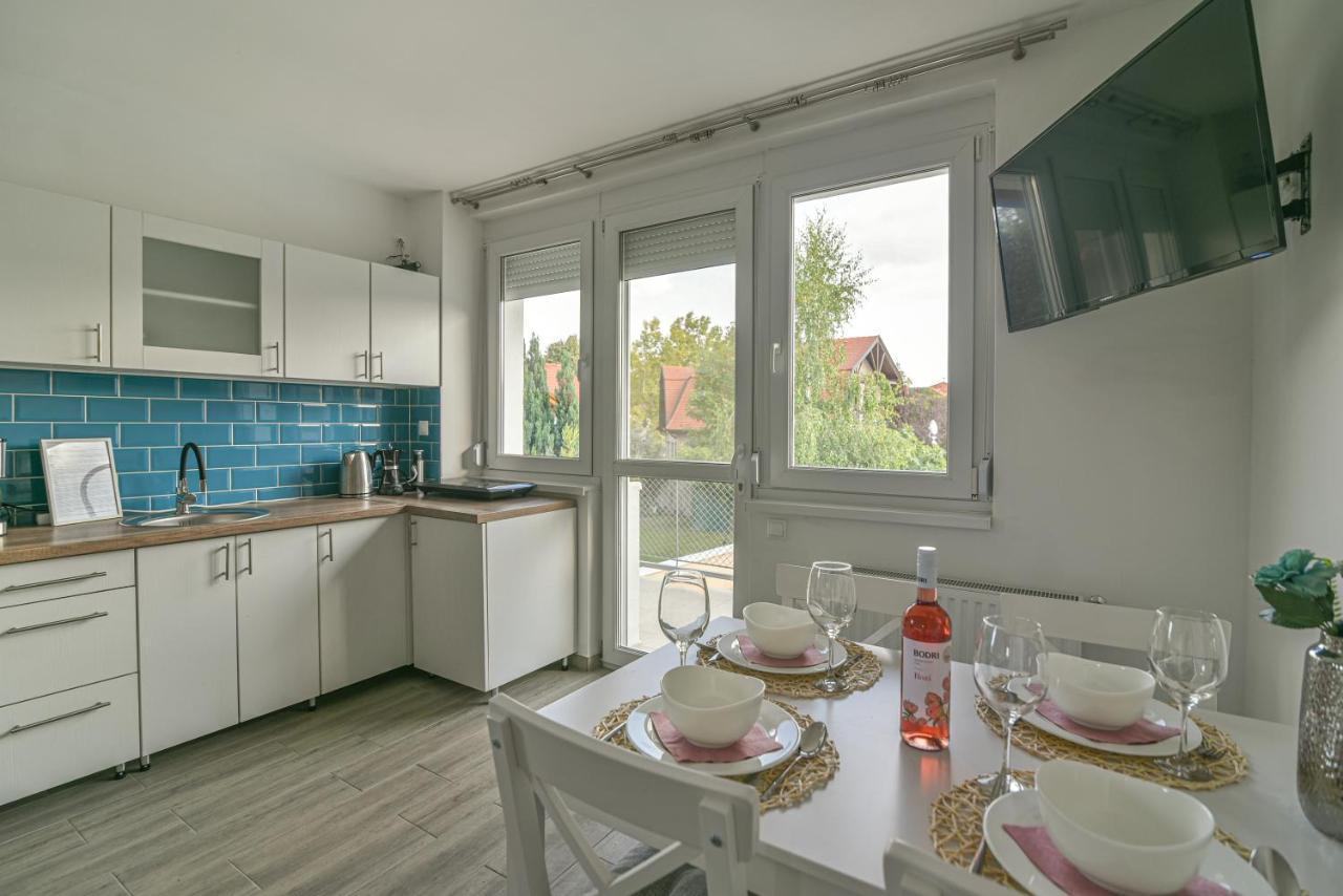 Happy Apartments Balatonlelle Eksteriør bilde